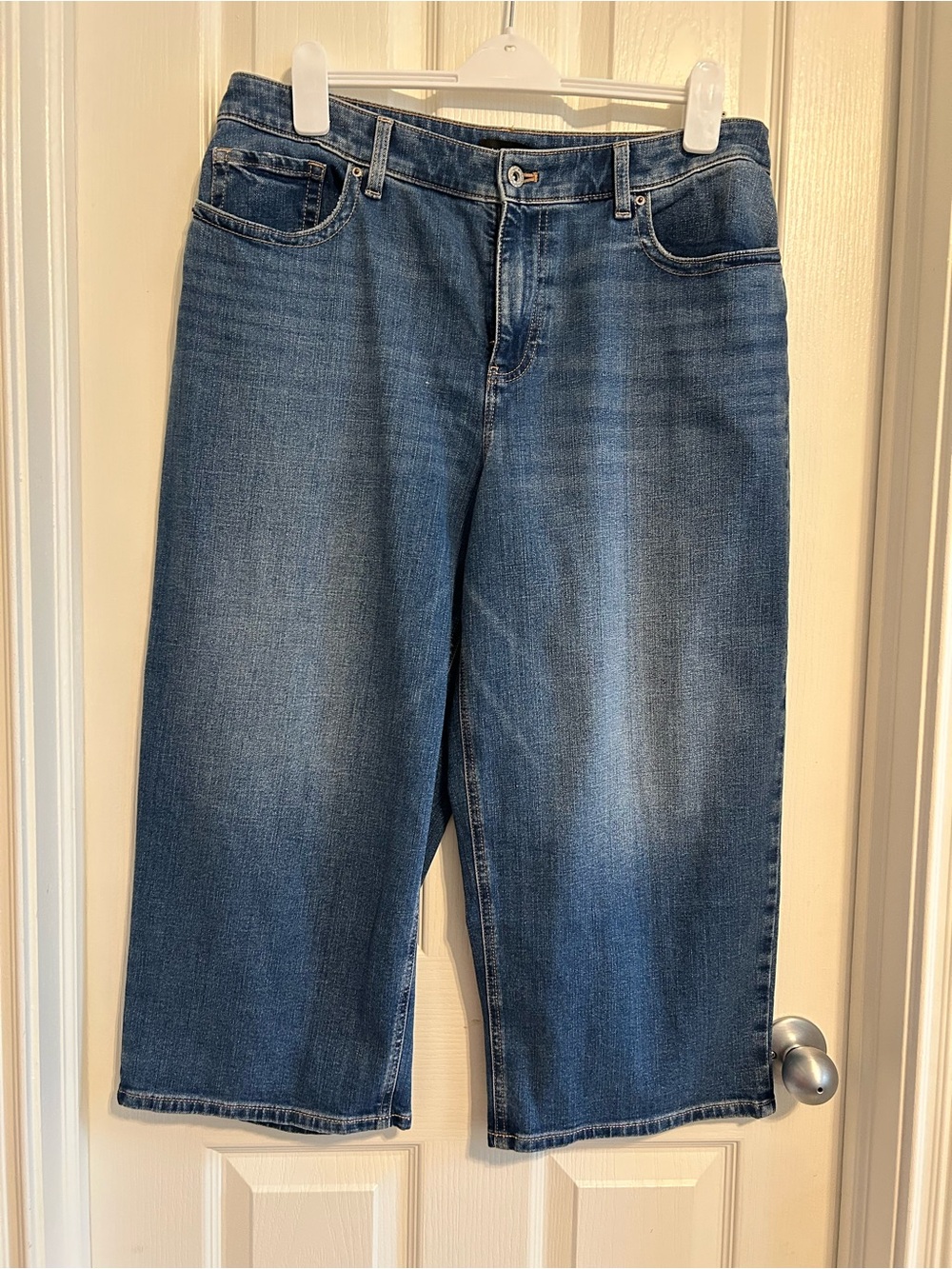Talbots Women's Cropped Wide Leg Blue Denim Jeans - Midwash
